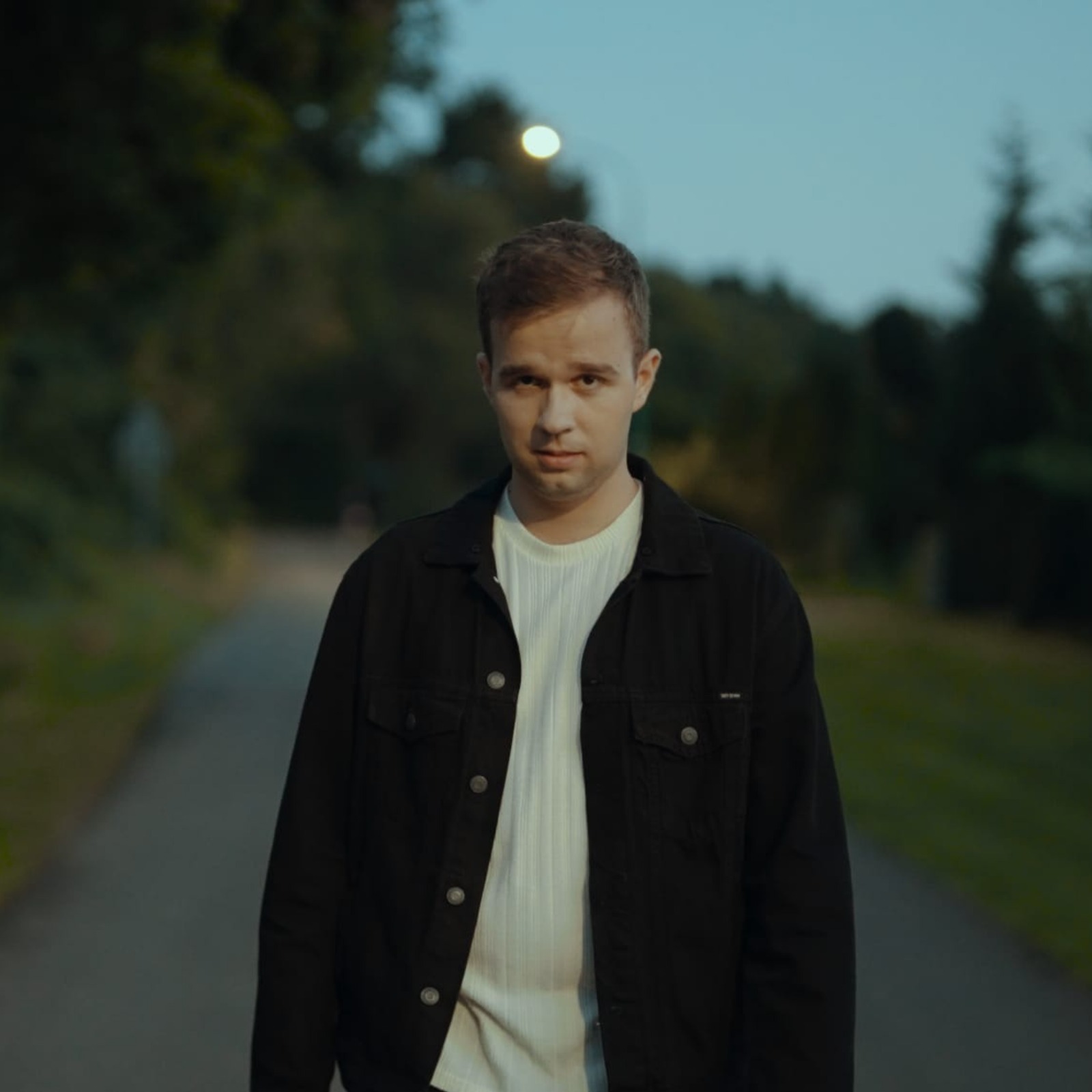 ANTEK – „Burza”: emocjonalny hymn o uwolnieniu i samoakceptacji