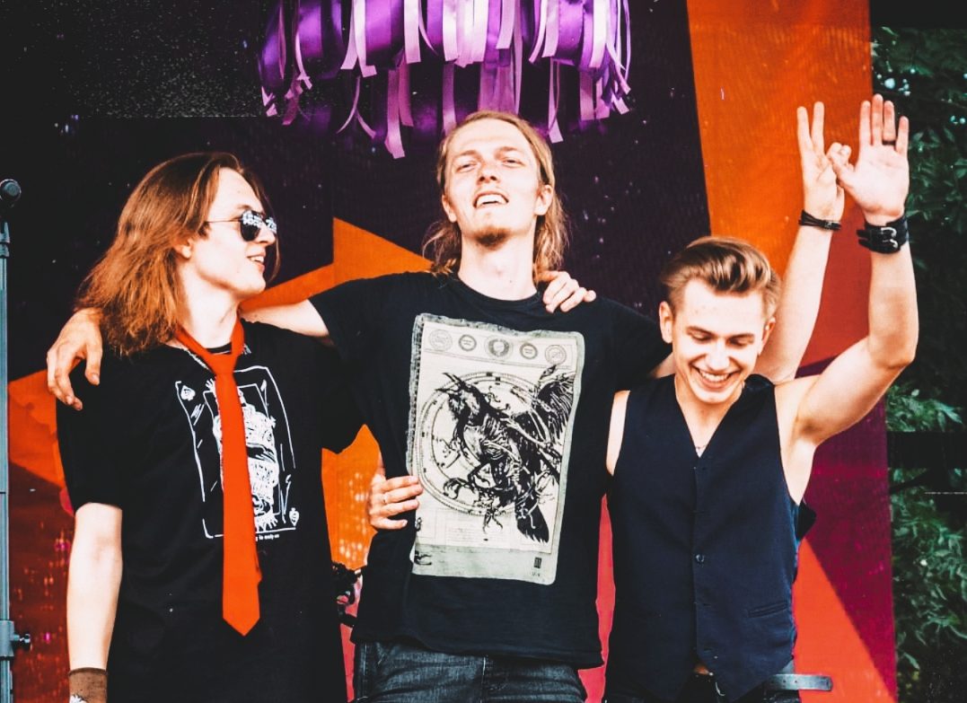 DESTINY trzymają kurs i powracają w rockowym uderzeniu w „Madness”